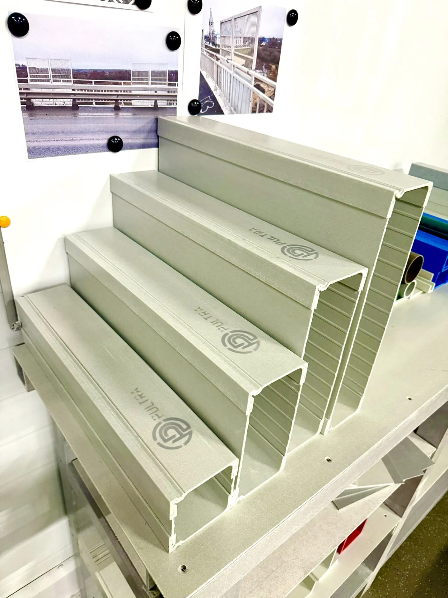 Линейка кабеленесущих композитных лотков PULTRA