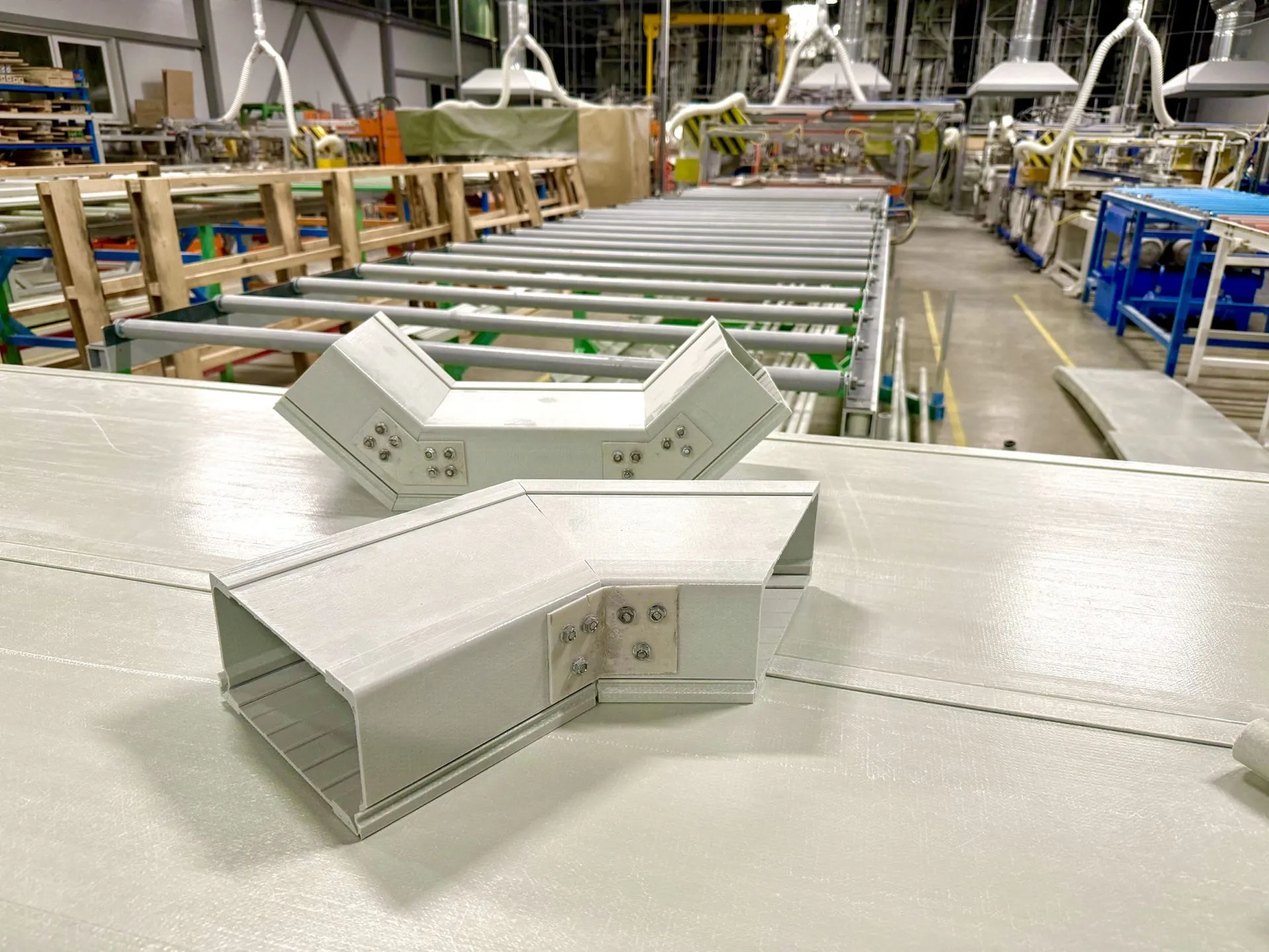 композитный соединитель 45 градусов для кабеленесущих систем и лотков