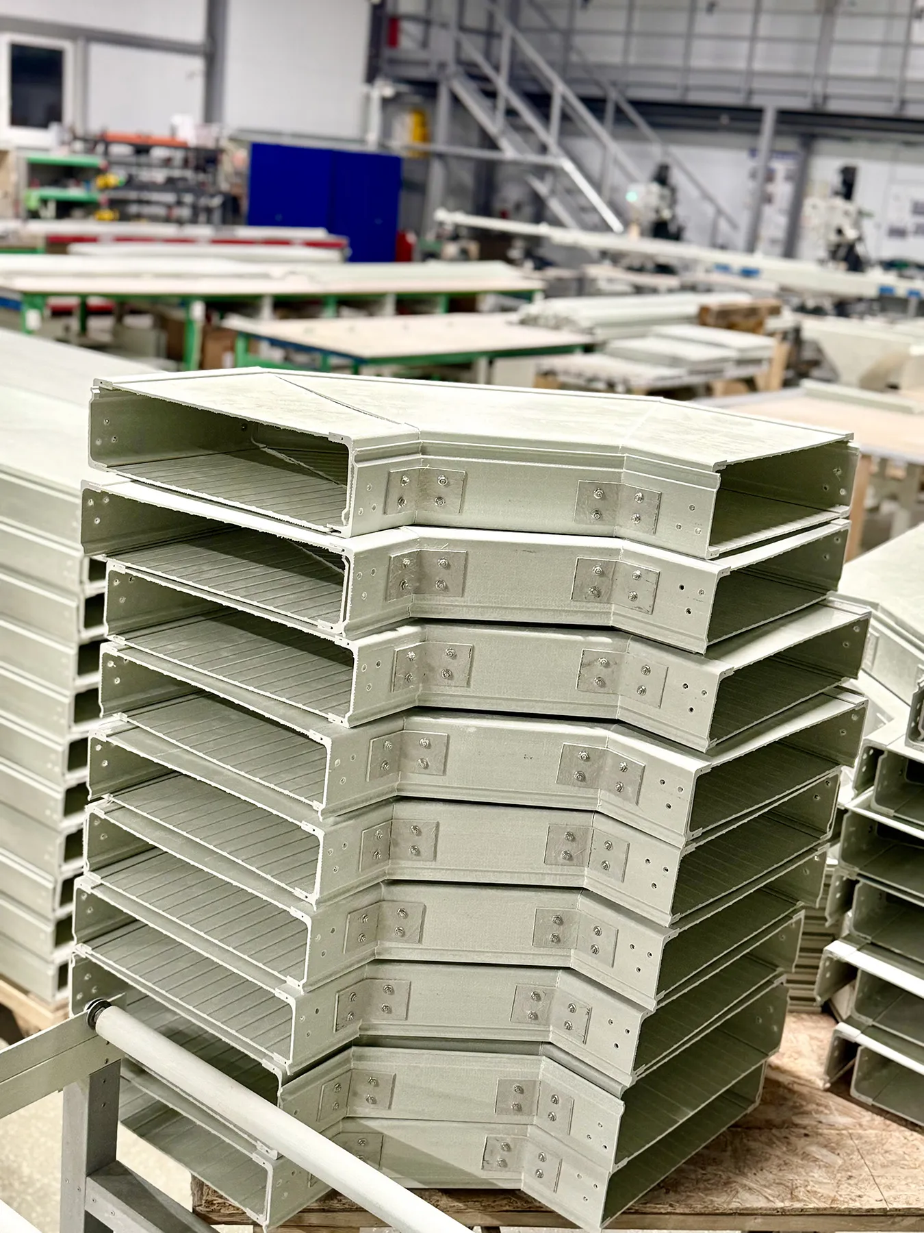 соединители для кабеленесущих систем композитные