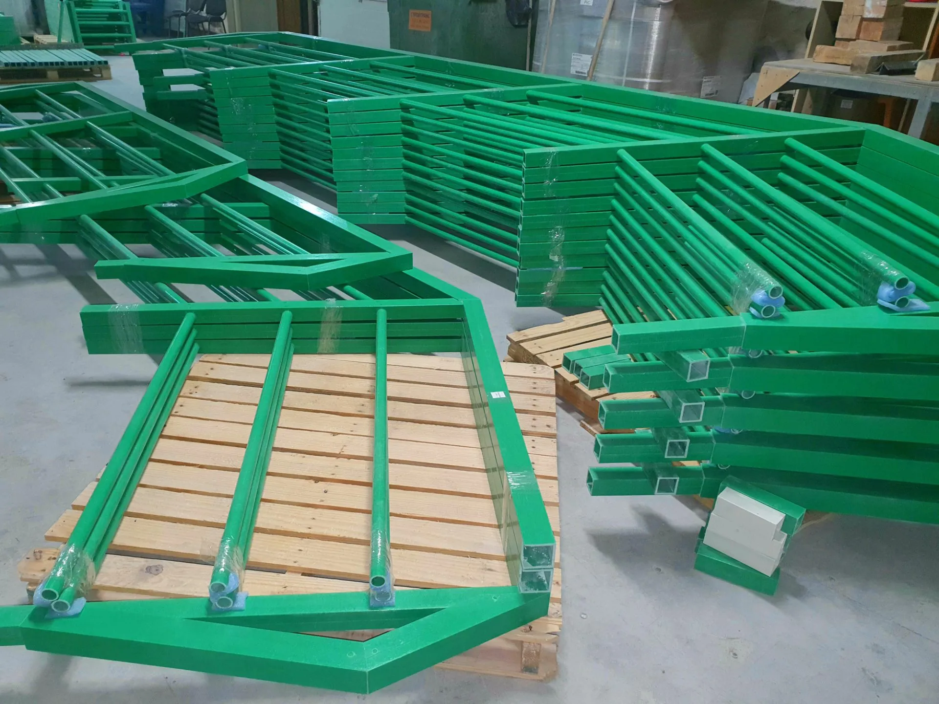 Наклонное рейлинговое композитное ограждение PULTRA