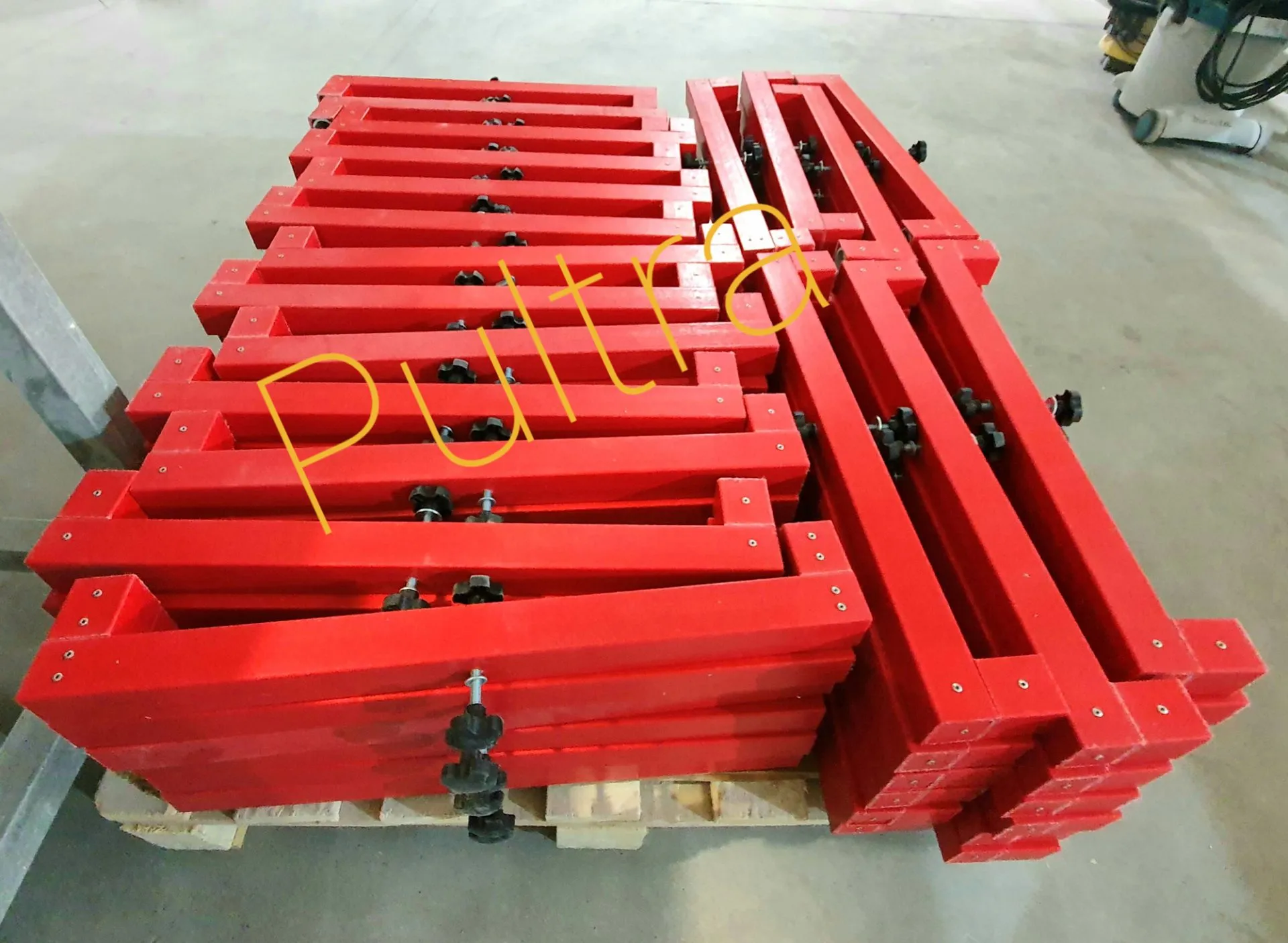 диэлектрическое ограждение стеклопластиковое из композитных материалов PULTRA