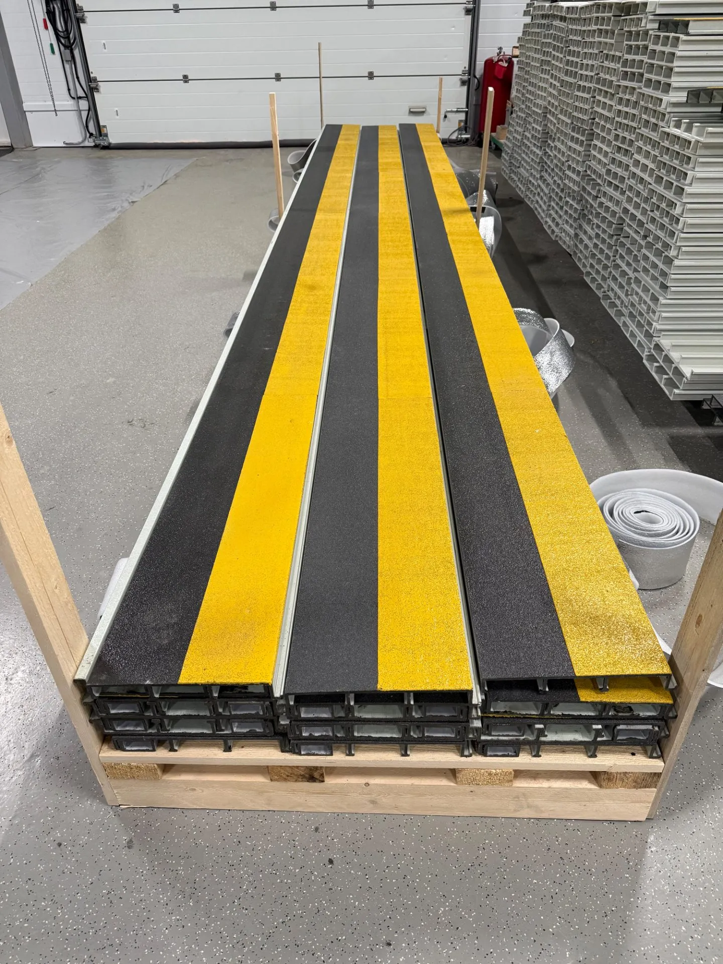 сплошной настил из композитных материалов PULTRA