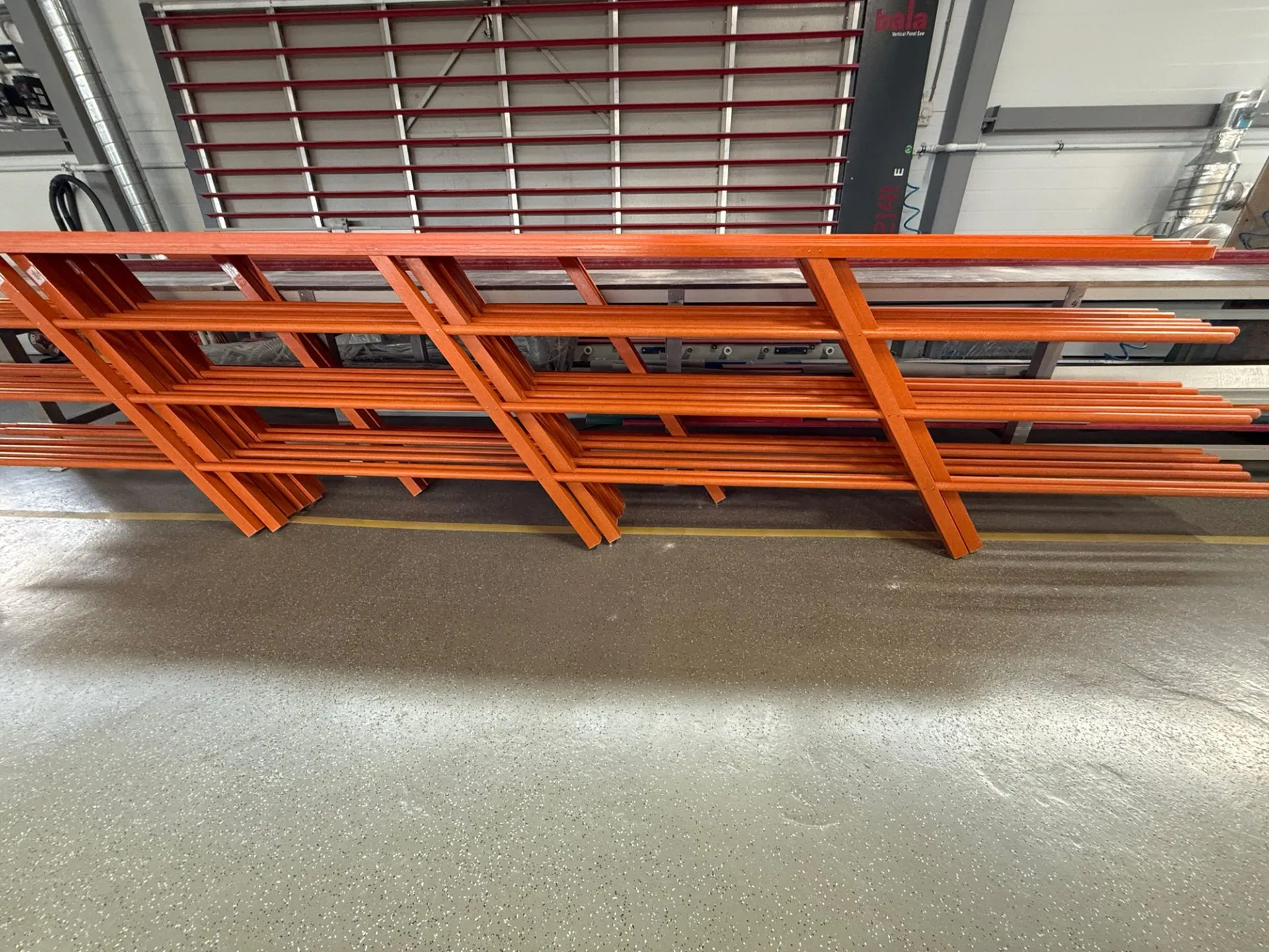 Наклонное рейлинговое стеклопластиковое ограждение PULTRA