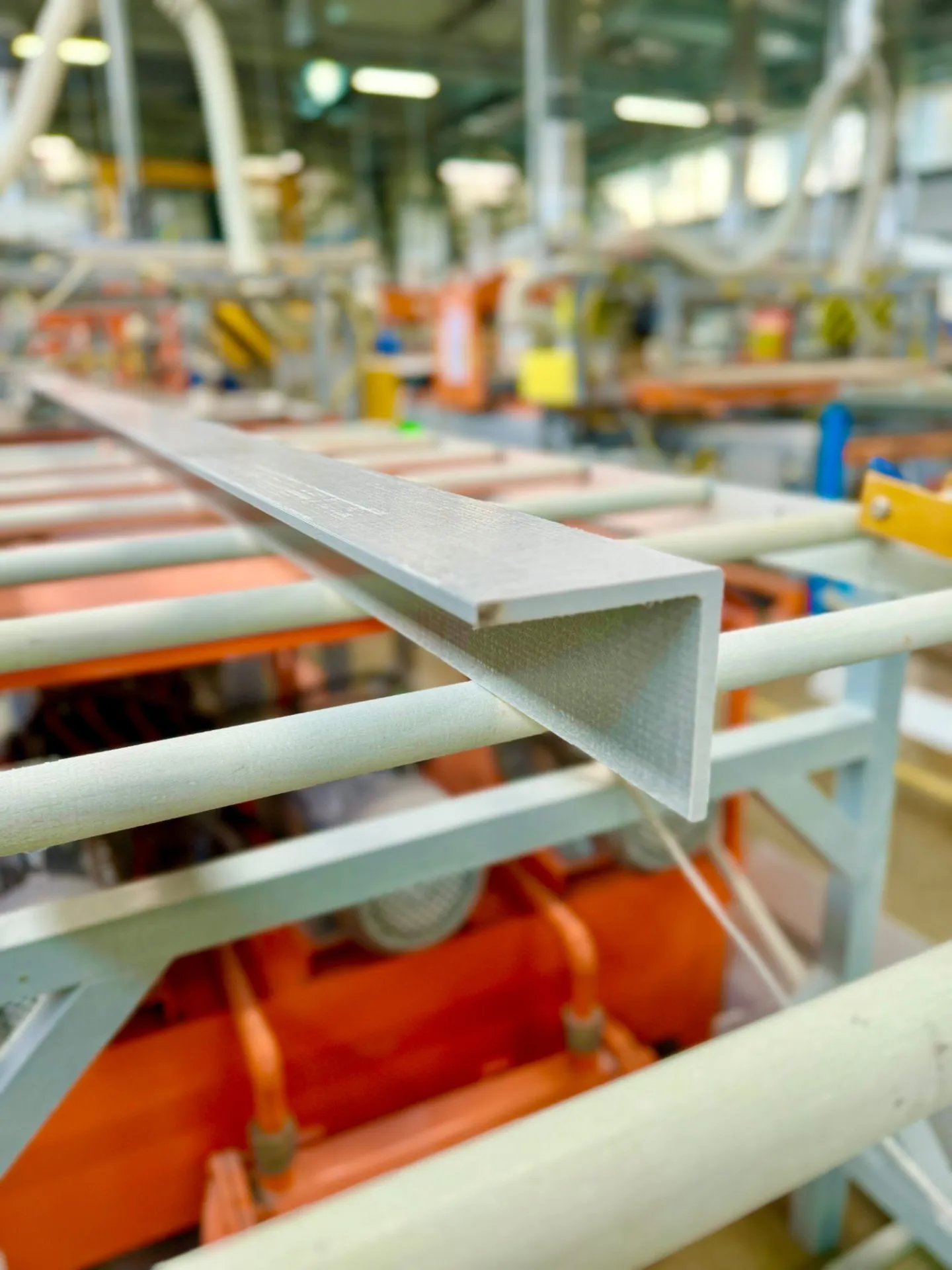 угловой профиль композитный стеклопластиковый PULTRA