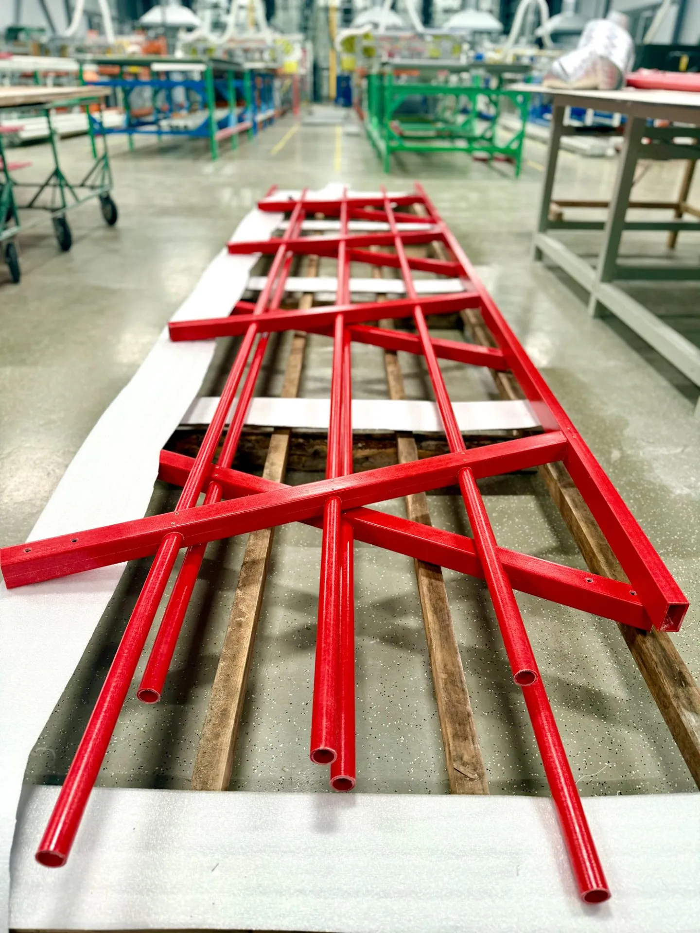 рейлинговое наклонное стеклопластиковое ограждение из композитных материалов PULTRA