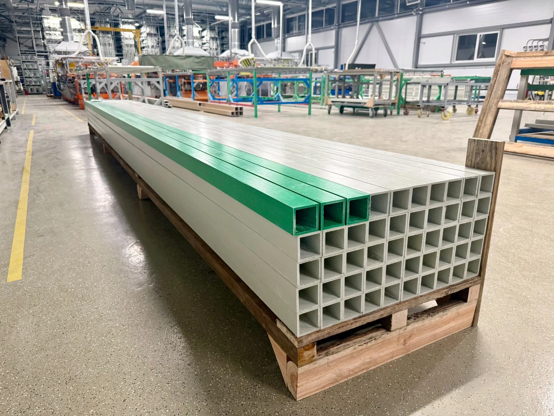 квадратная композитная стеклопластиковая труба PULTRA