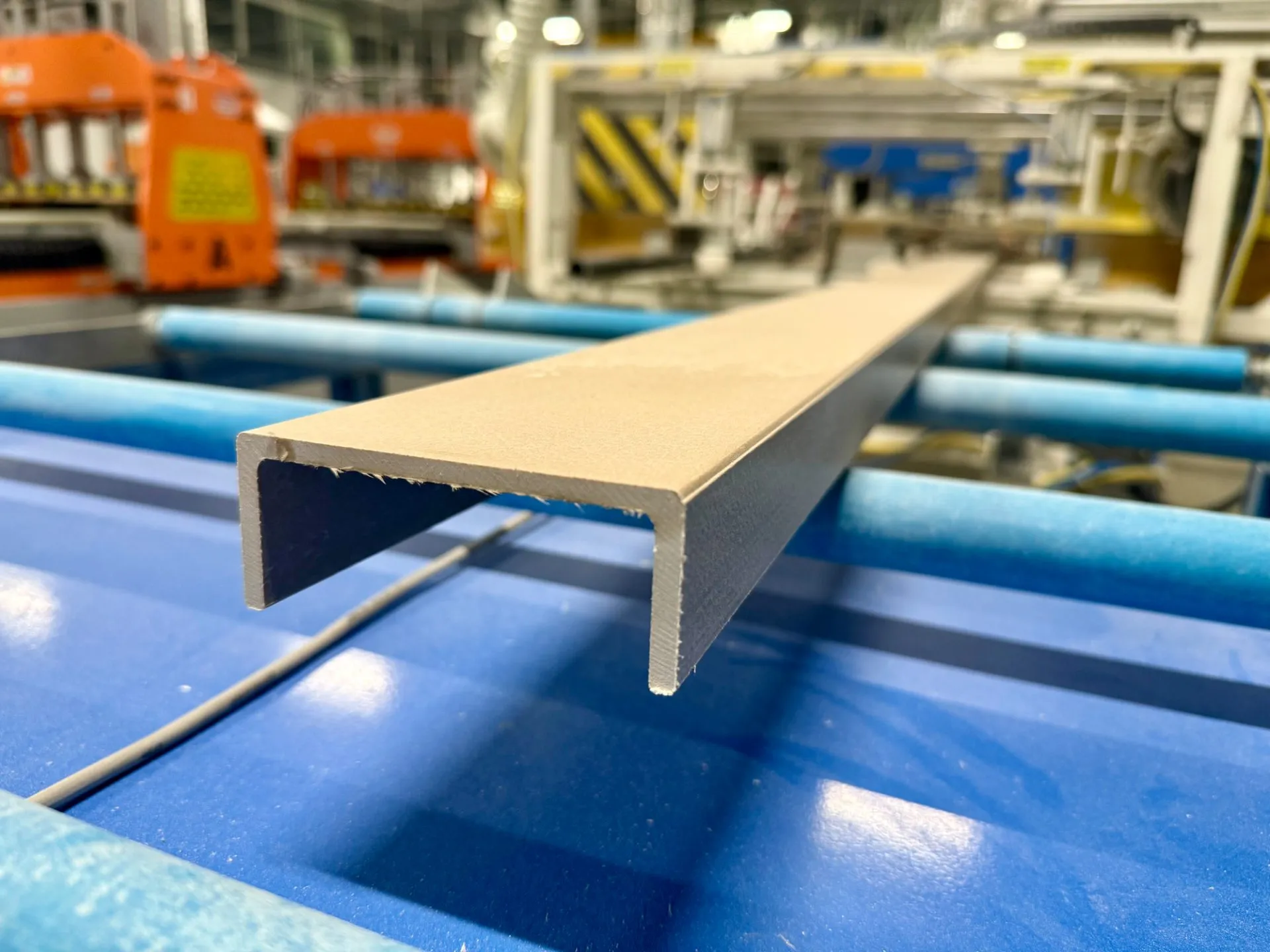 U-профиль композитный стеклопластиковый PULTRA