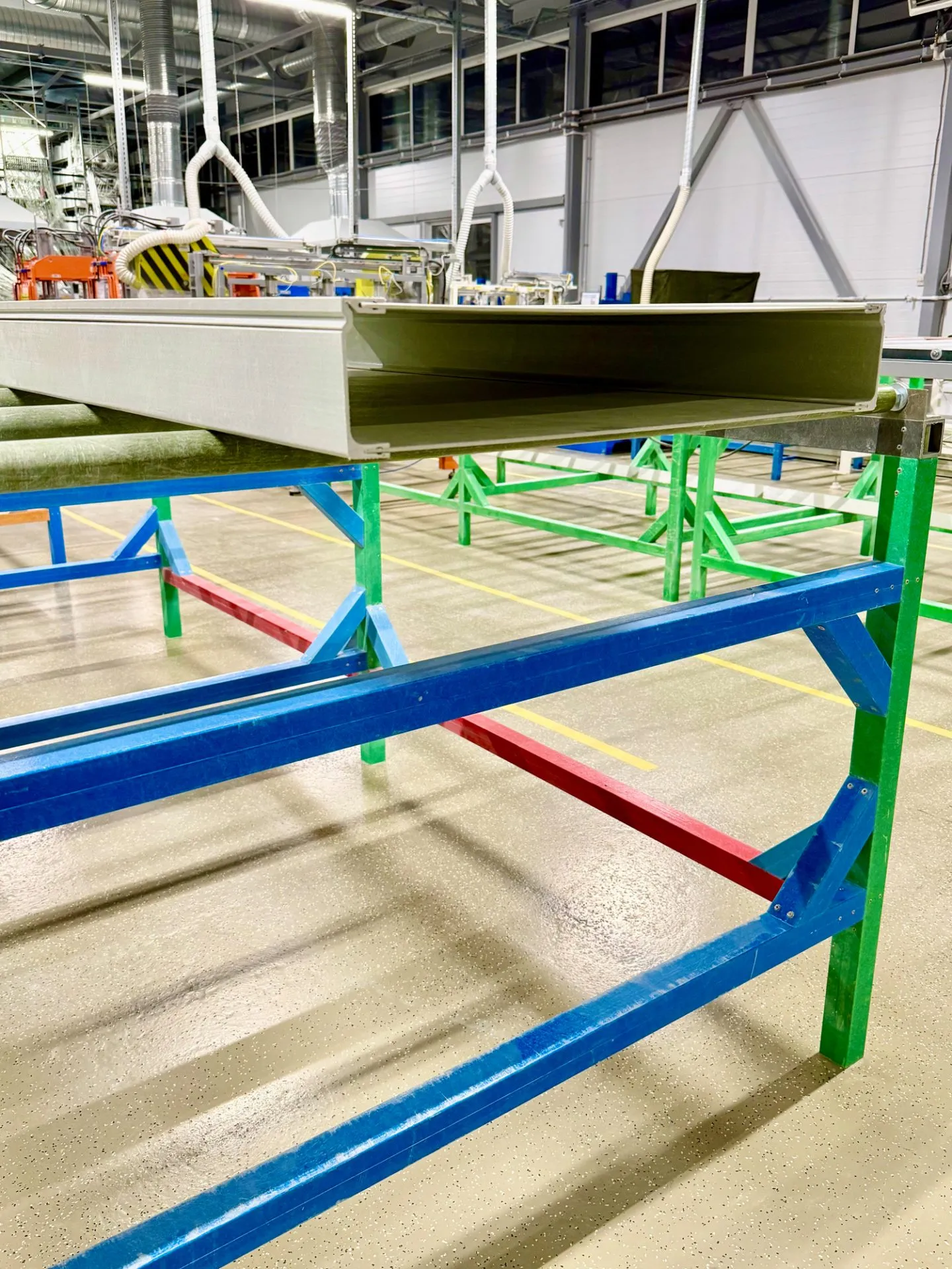 кабеленесущие сплошные лотки композитные из стеклопластика PULTRA