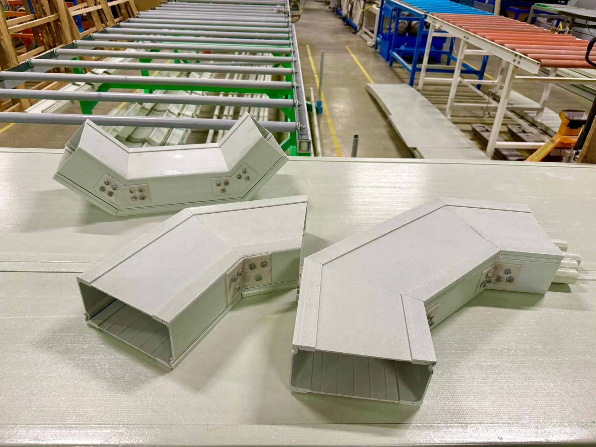 соединительные элементы для кабельных лотков из композитных материалов PULTRA