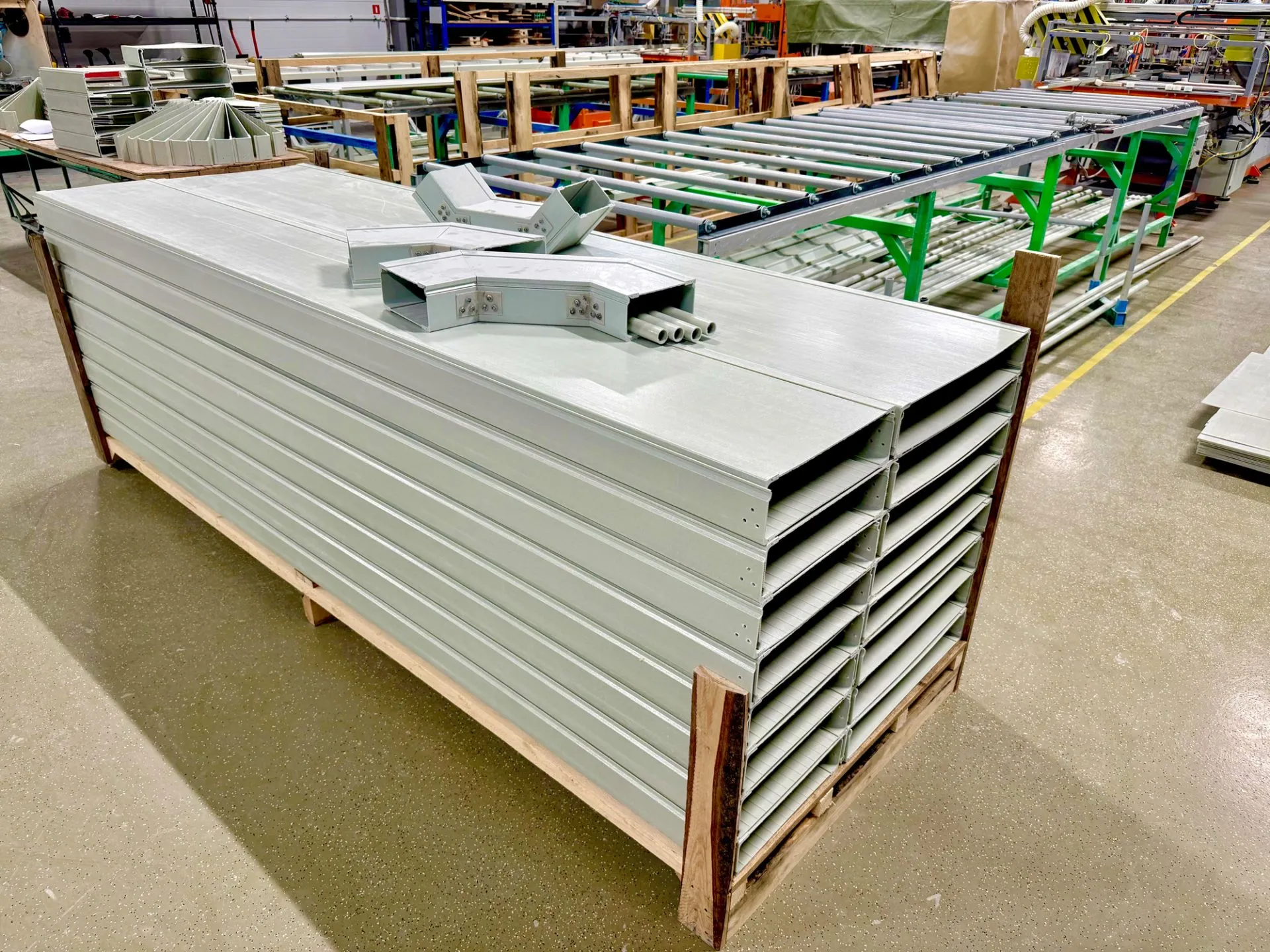 кабеленесущие сплошные лотки композитные из стеклопластика PULTRA