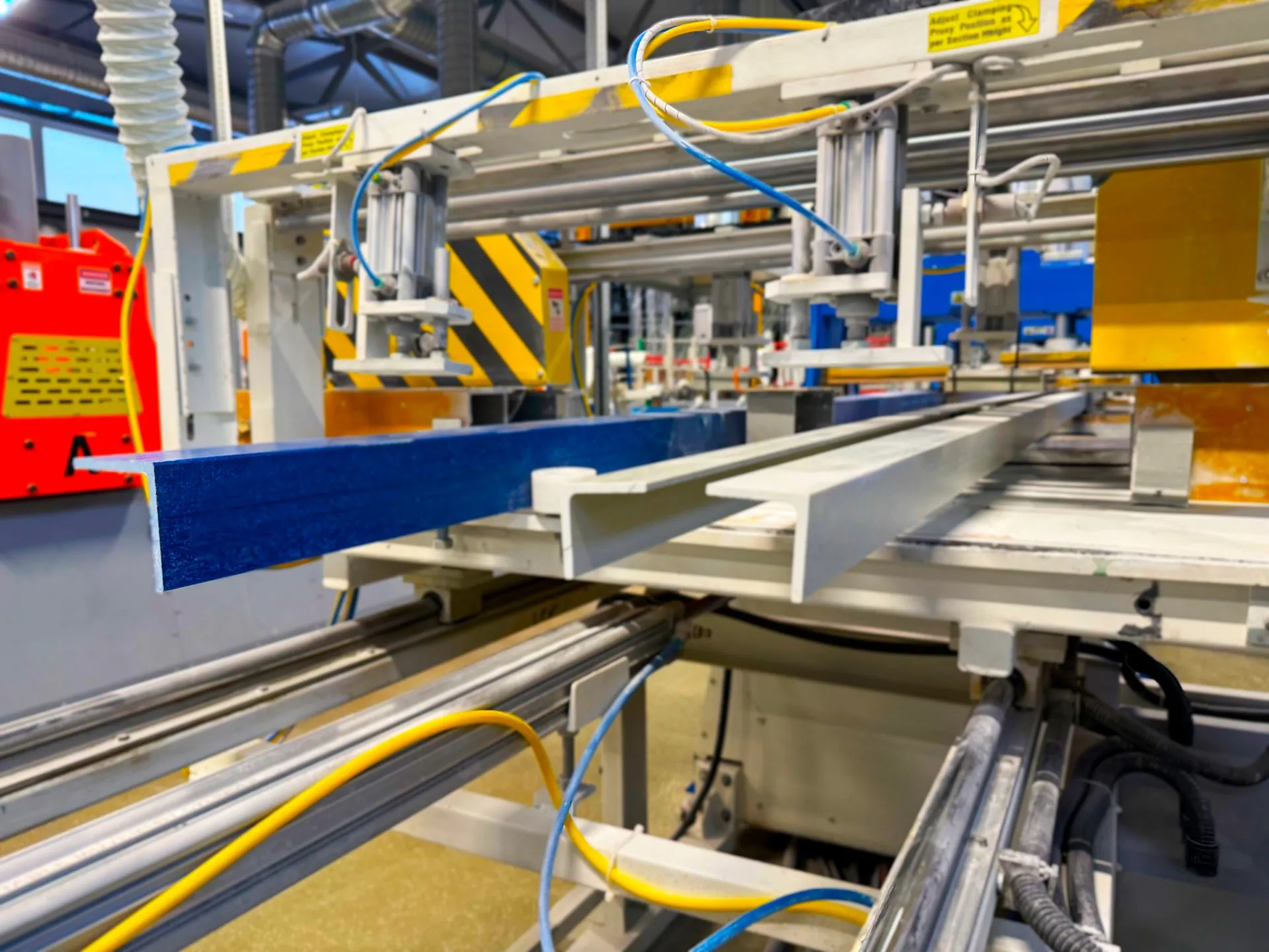 уголок композитный стеклопластиковый PULTRA