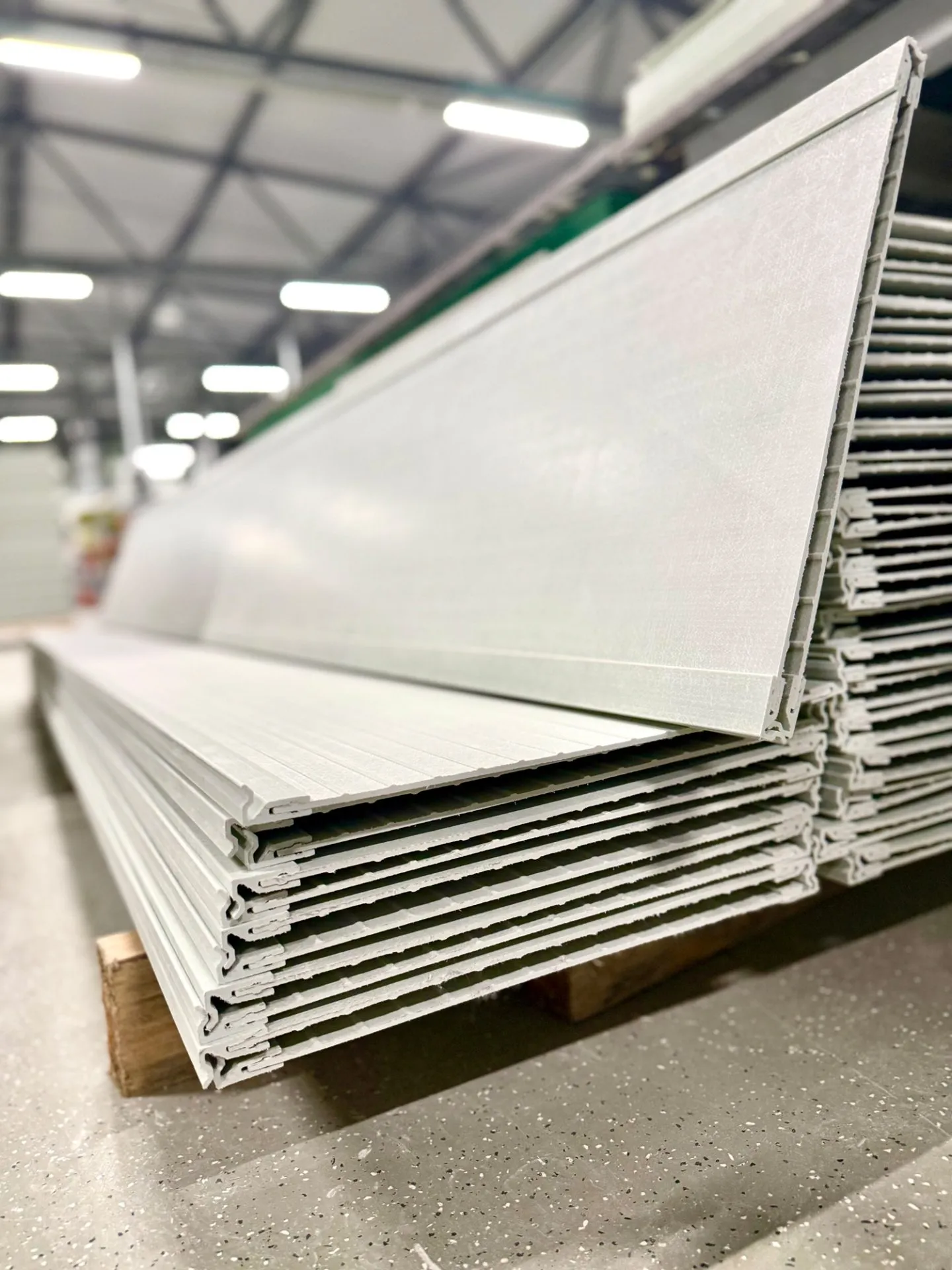 кабеленесущие сплошные лотки композитные из стеклопластика PULTRA