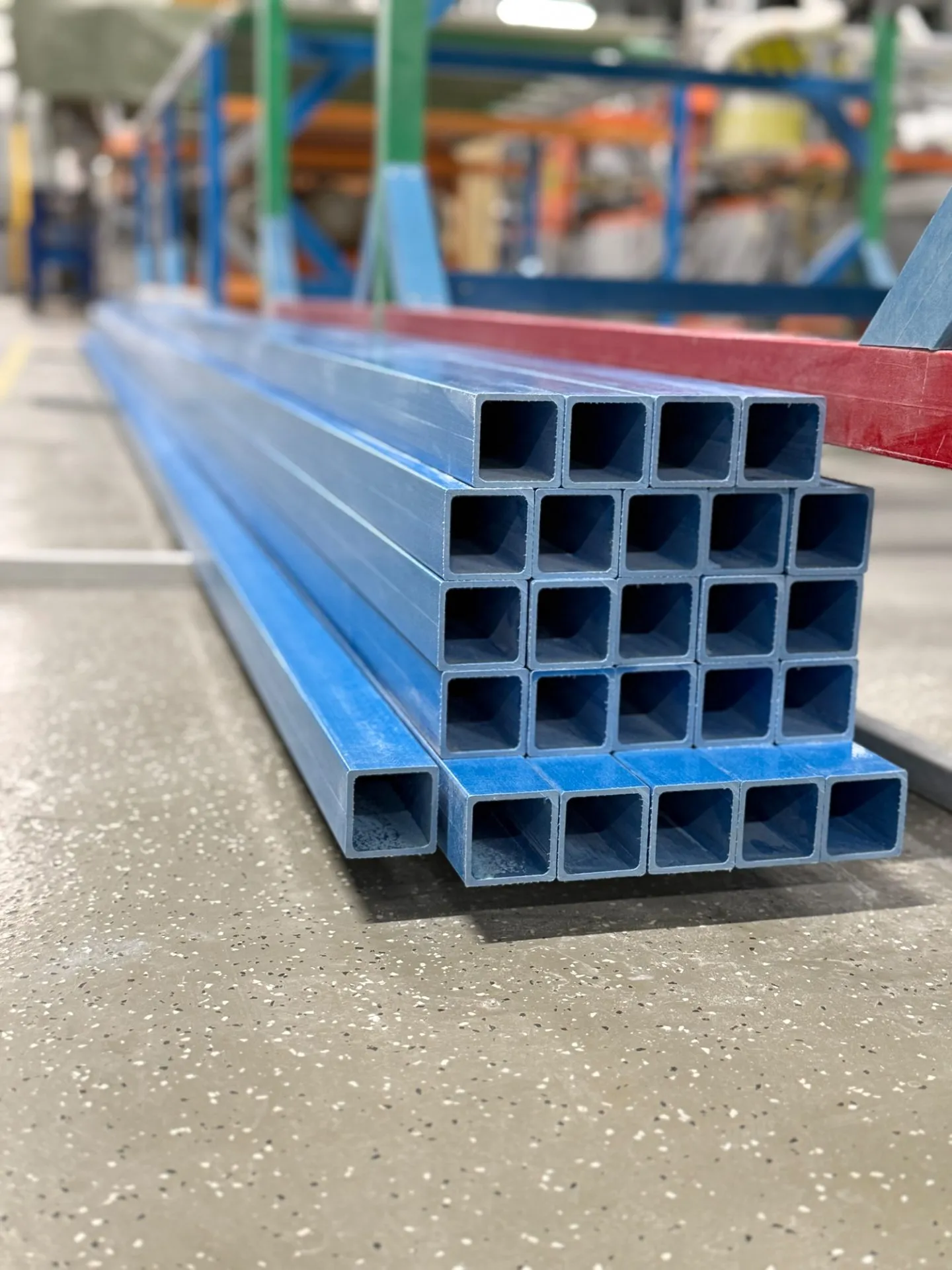 квадратная композитная стеклопластиковая труба PULTRA