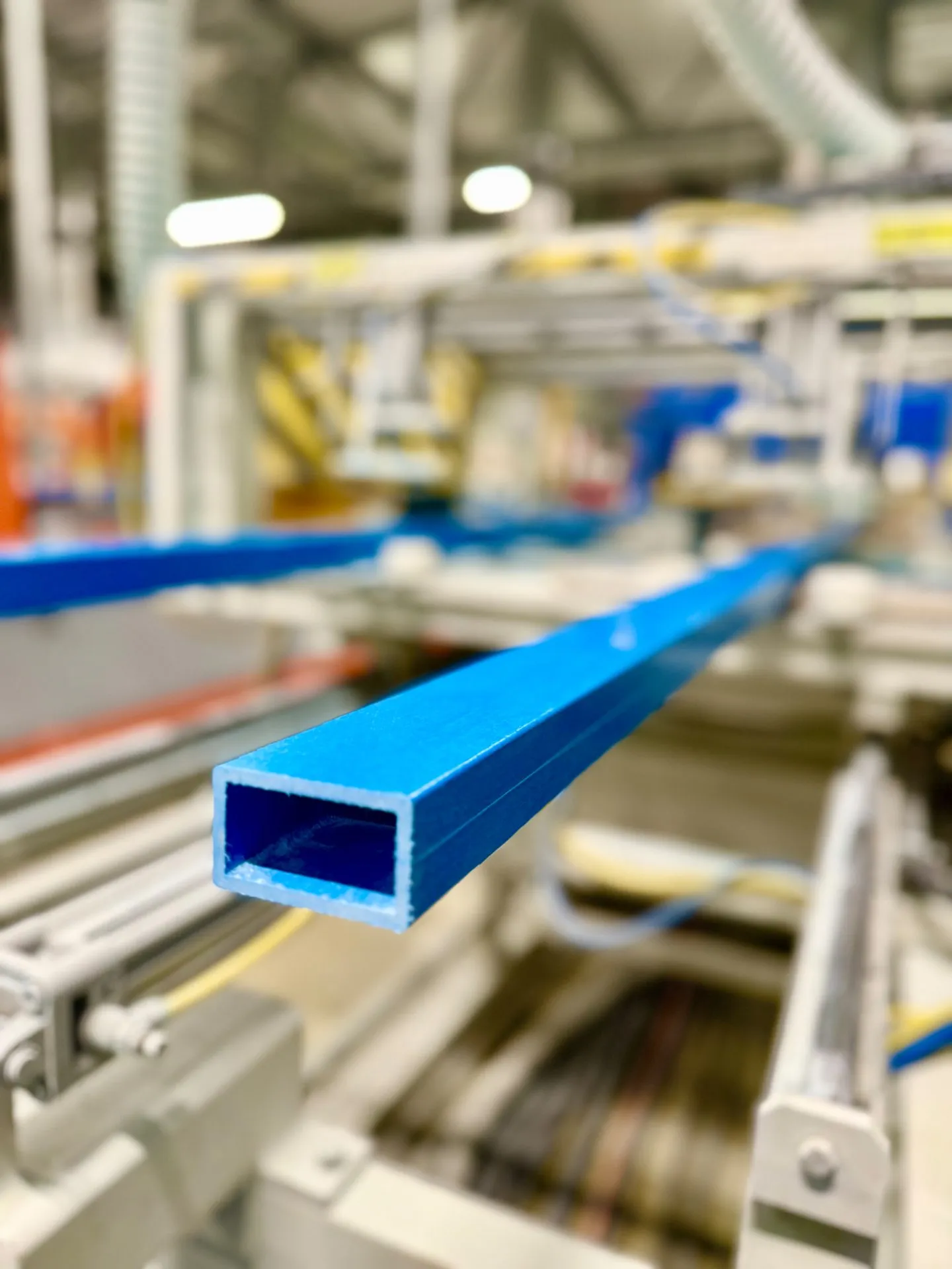 труба прямоугольная композитная стеклопластиковая PULTRA