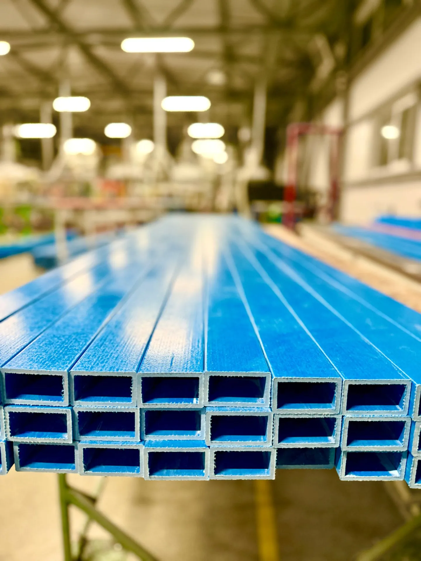 труба прямоугольная композитная стеклопластиковая PULTRA