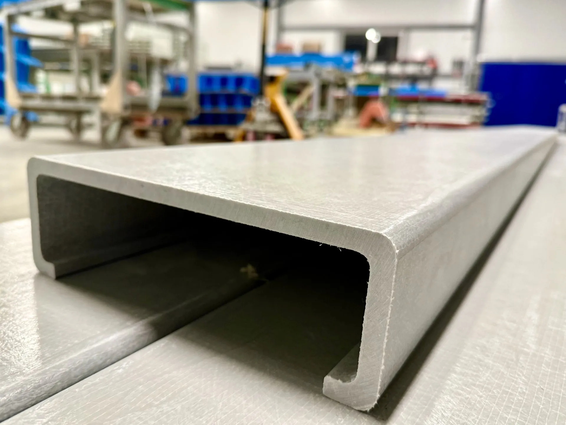 С-профиль из композитных материалов PULTRA