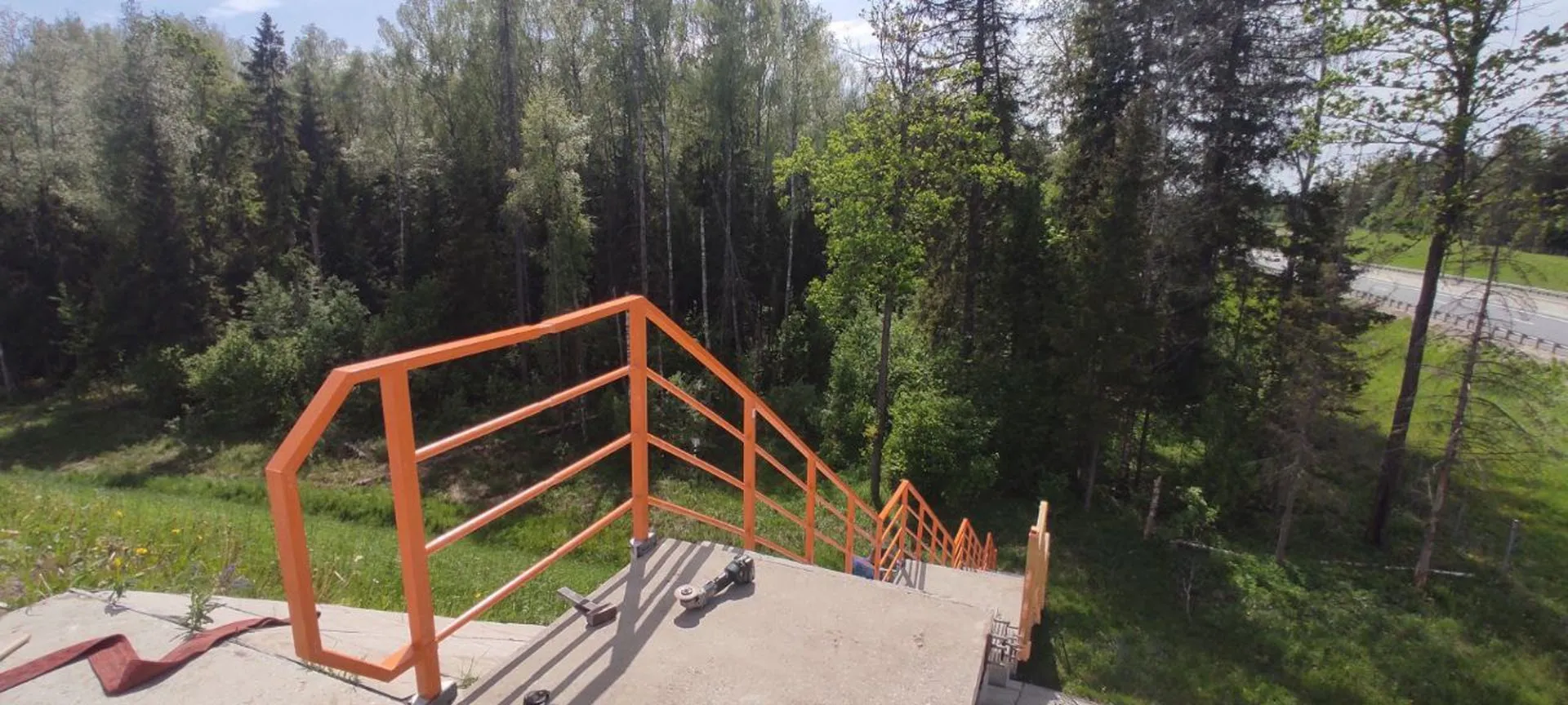 Наклонное рейлинговое композитное ограждение PULTRA